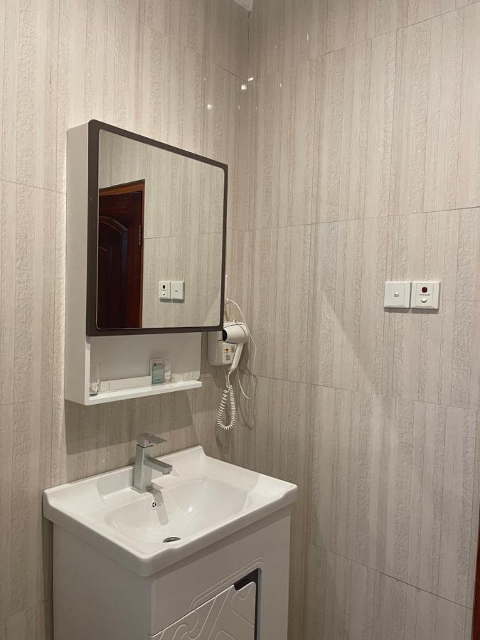 Airport West Hotel Akra Zewnętrze zdjęcie