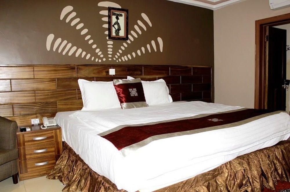 Airport West Hotel Akra Zewnętrze zdjęcie