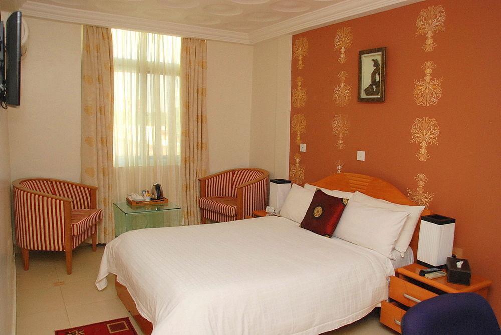 Airport West Hotel Akra Zewnętrze zdjęcie