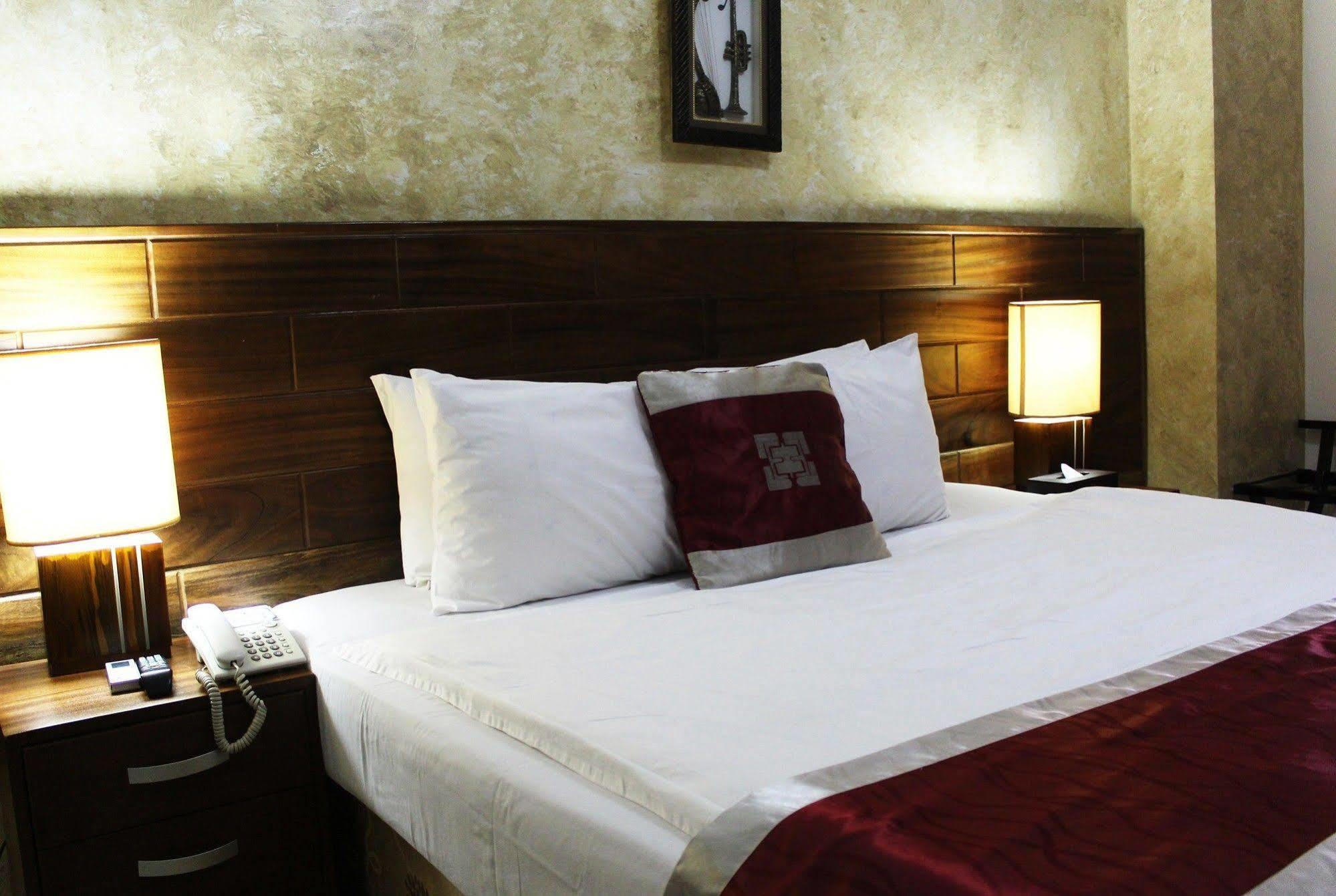 Airport West Hotel Akra Zewnętrze zdjęcie