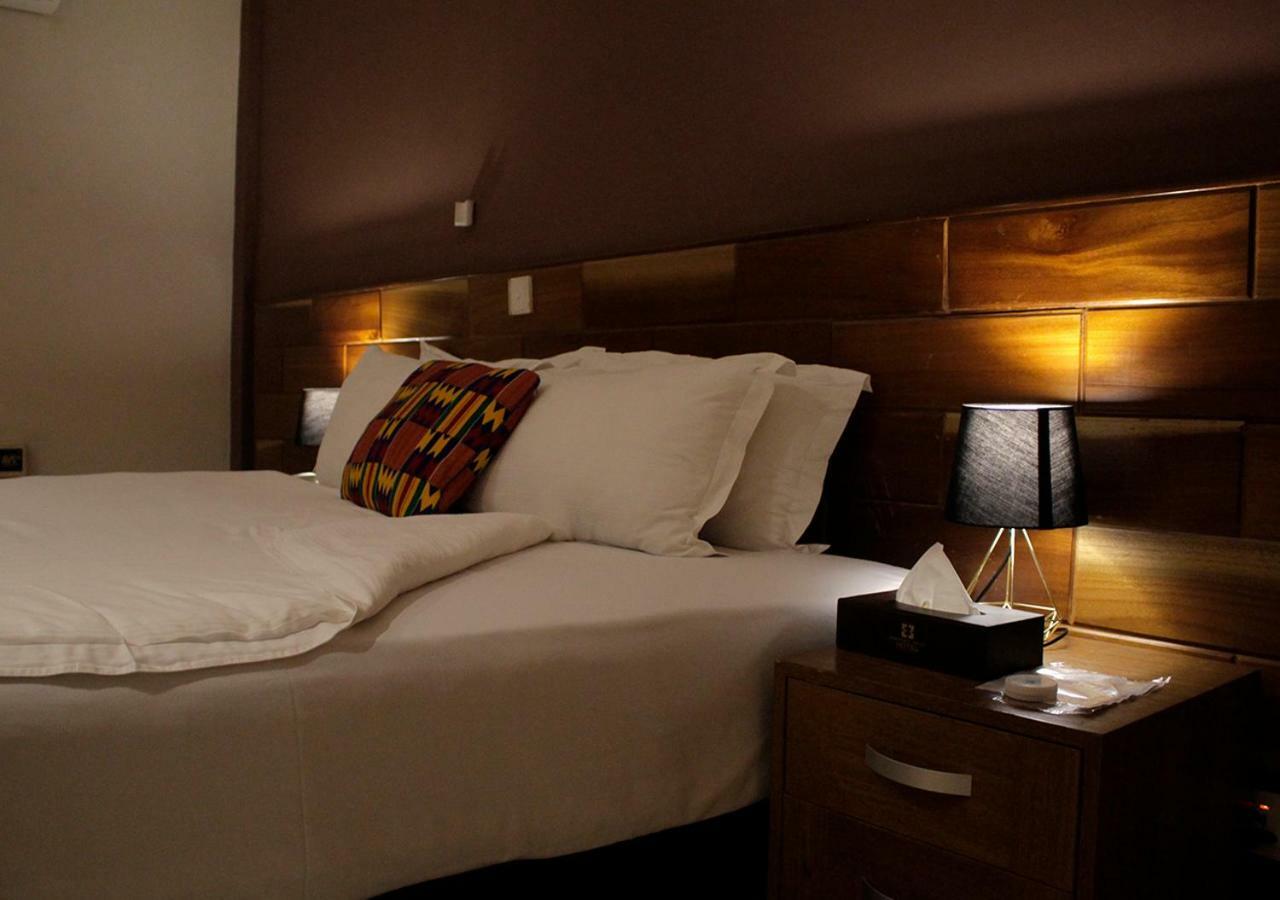 Airport West Hotel Akra Zewnętrze zdjęcie