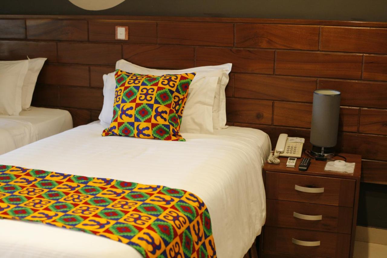 Airport West Hotel Akra Zewnętrze zdjęcie
